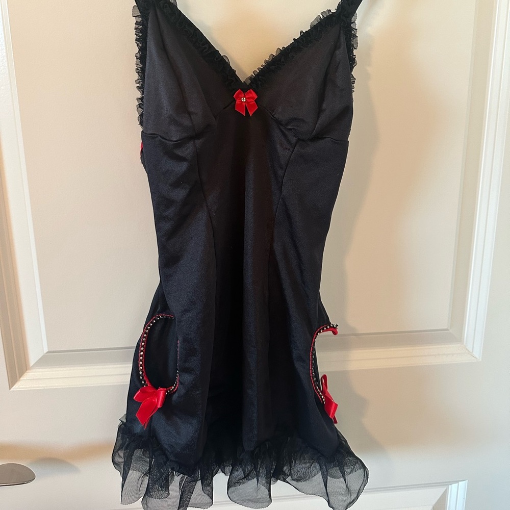 Heart lingerie never worn size small. Good condition.